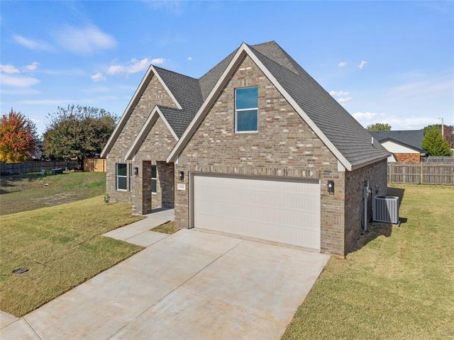 810 Chateau Court, Kingfisher, OK 73750