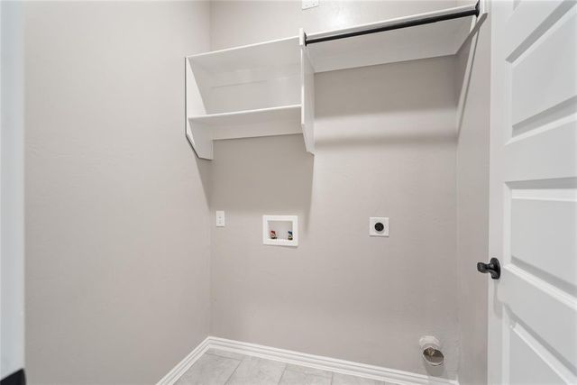 810 Chateau Court, Kingfisher, OK 73750