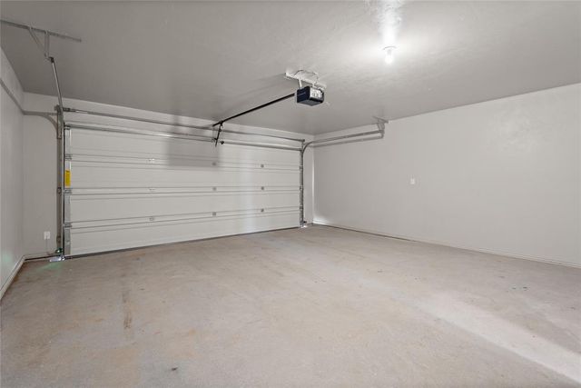 810 Chateau Court, Kingfisher, OK 73750