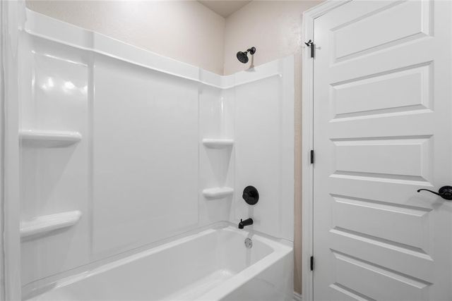 810 Chateau Court, Kingfisher, OK 73750