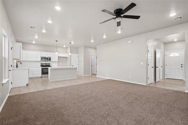 810 Chateau Court, Kingfisher, OK 73750