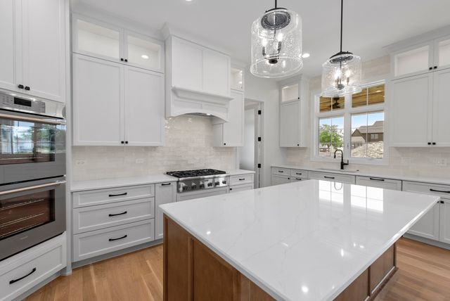 120 W Sauk Trail, Frankfort, IL 60423