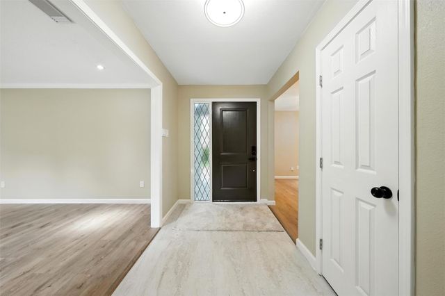 11726 Gardenglen Drive, Houston, TX 77070