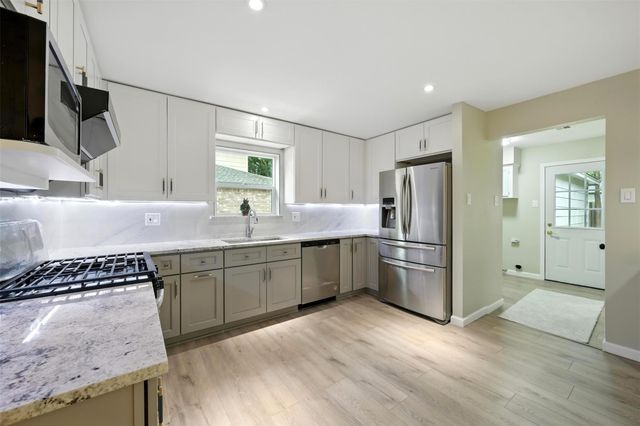 11726 Gardenglen Drive, Houston, TX 77070