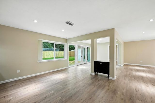 11726 Gardenglen Drive, Houston, TX 77070