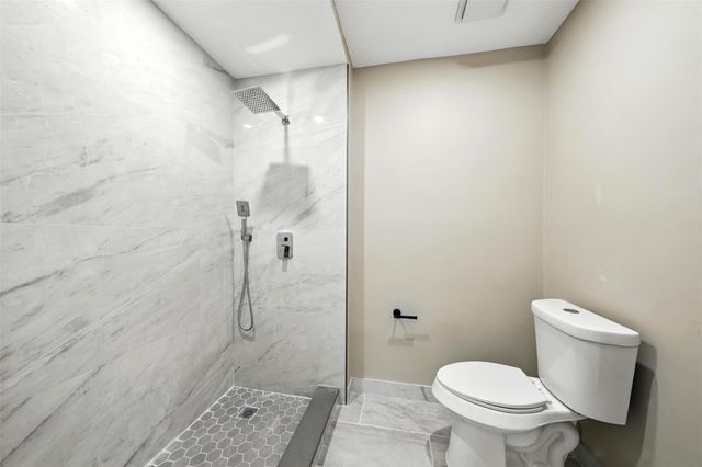 11726 Gardenglen Drive, Houston, TX 77070