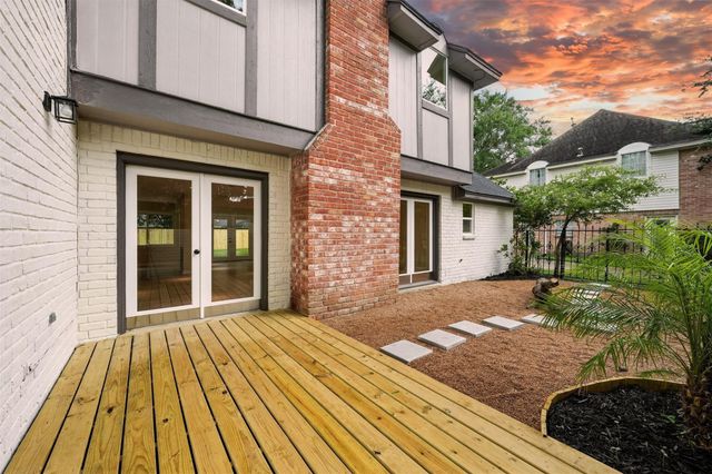 11726 Gardenglen Drive, Houston, TX 77070