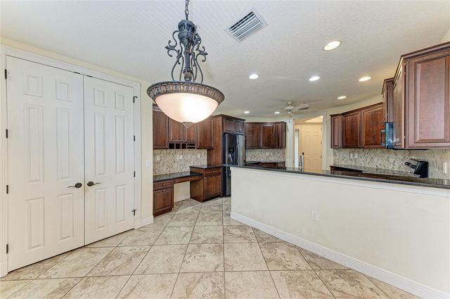 5200 MANORWOOD DRIVE 2D, Sarasota, FL 34235