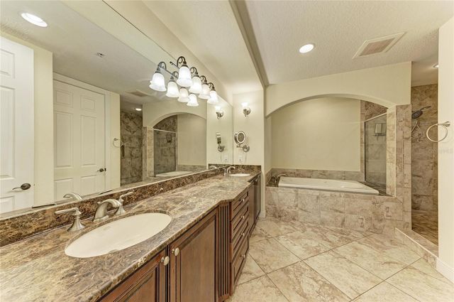 5200 MANORWOOD DRIVE 2D, Sarasota, FL 34235