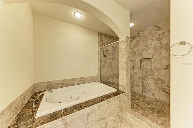 5200 MANORWOOD DRIVE 2D, Sarasota, FL 34235