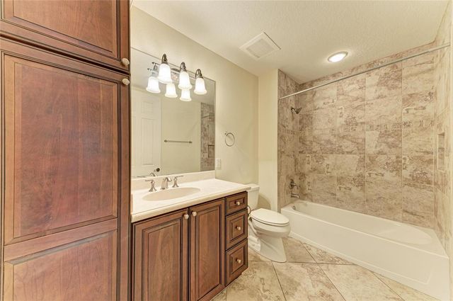 5200 MANORWOOD DRIVE 2D, Sarasota, FL 34235