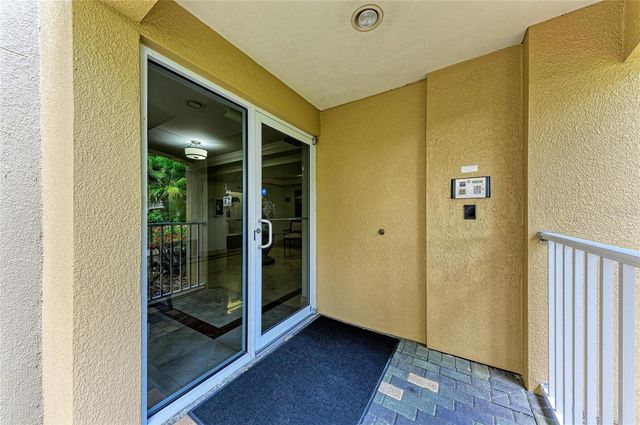 5200 MANORWOOD DRIVE 2D, Sarasota, FL 34235