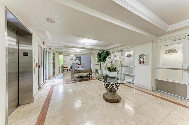 5200 MANORWOOD DRIVE 2D, Sarasota, FL 34235