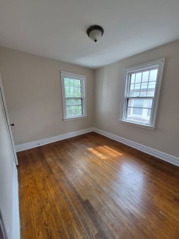 9002 Sheridan Avenue, Brookfield, IL 60513
