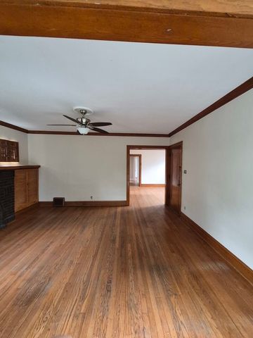 9002 Sheridan Avenue, Brookfield, IL 60513
