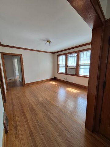 9002 Sheridan Avenue, Brookfield, IL 60513