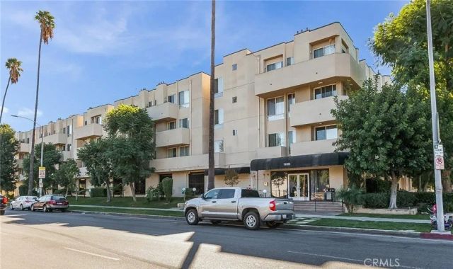 19350 Sherman 124, Reseda, CA 91335