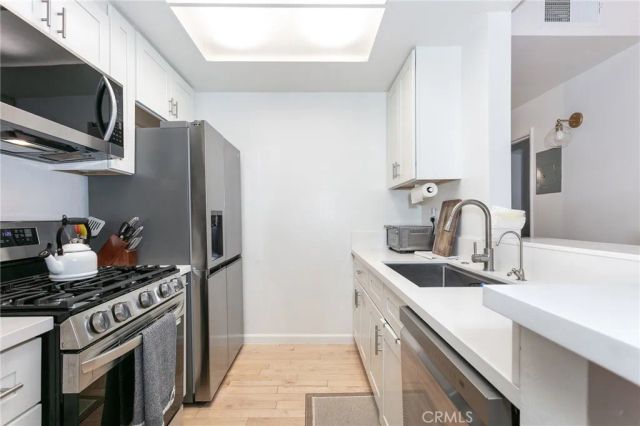 19350 Sherman 124, Reseda, CA 91335