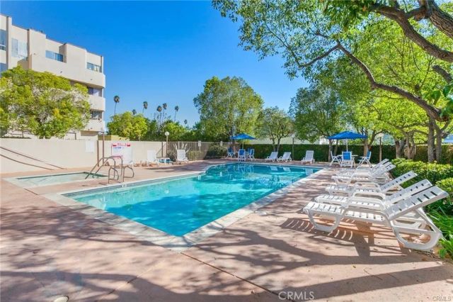 19350 Sherman 124, Reseda, CA 91335