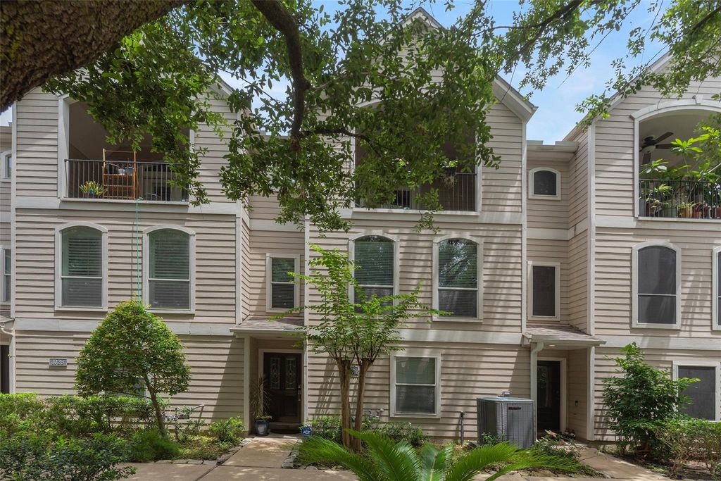 1028 La Rue Street, Houston, TX 77019