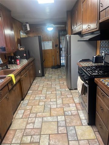 10450 Gramercy Pl., Riverside, CA 92505