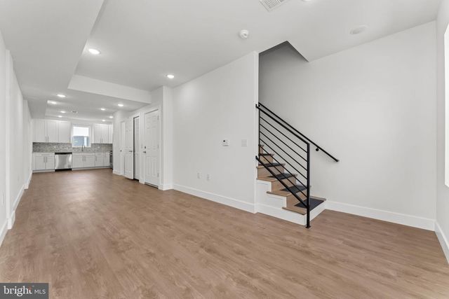 2033 N 9TH ST, Philadelphia, PA 19122