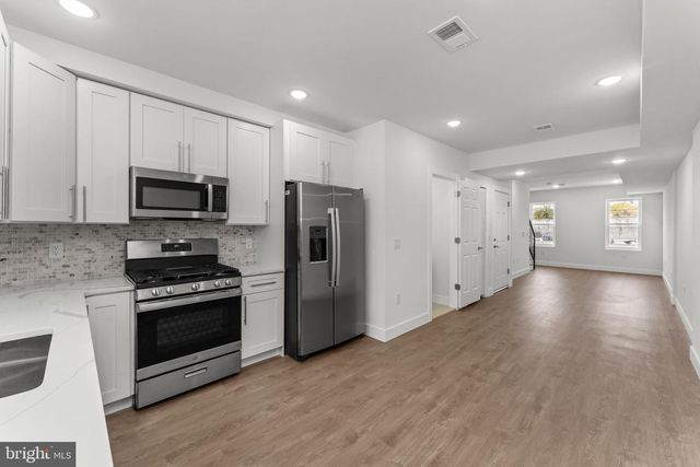 2033 N 9TH ST, Philadelphia, PA 19122