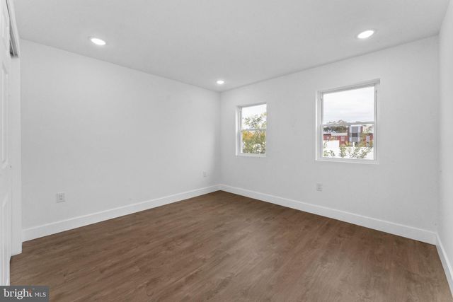 2033 N 9TH ST, Philadelphia, PA 19122