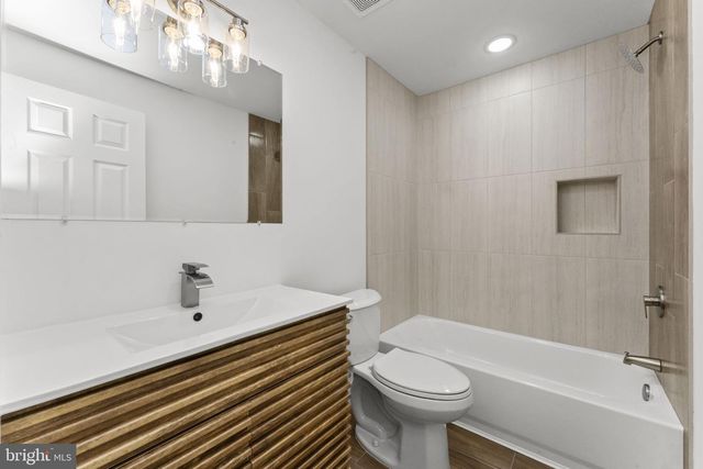 2033 N 9TH ST, Philadelphia, PA 19122