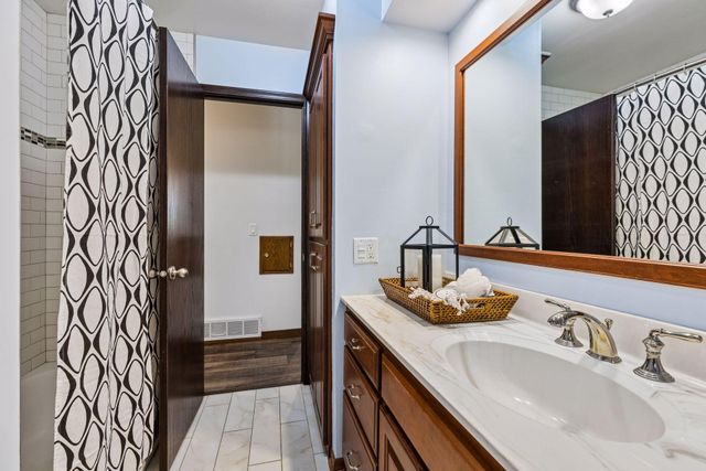 2301 Flag Avenue S, Saint Louis Park, MN 55426