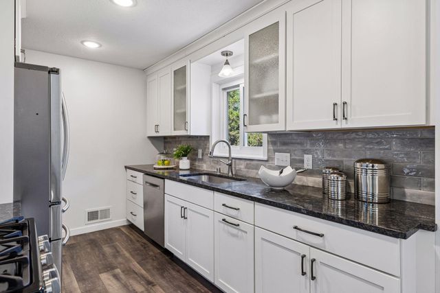 2301 Flag Avenue S, Saint Louis Park, MN 55426