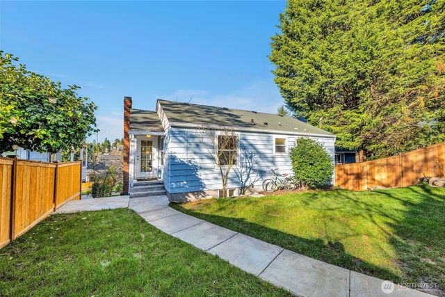 4427 Glenn Way SW, Seattle, WA 98116