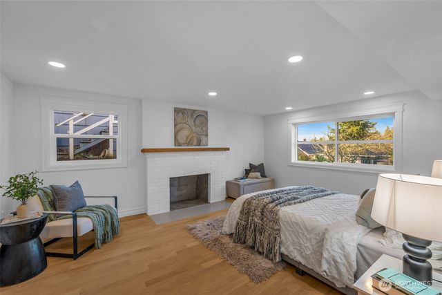 4427 Glenn Way SW, Seattle, WA 98116