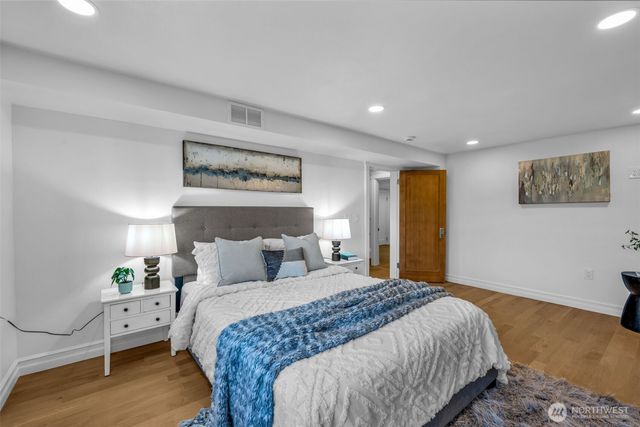 4427 Glenn Way SW, Seattle, WA 98116