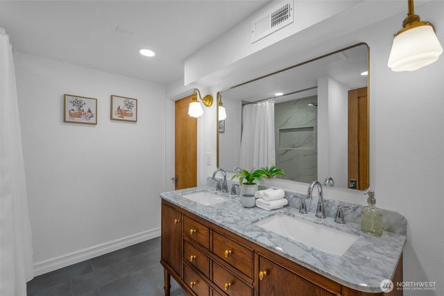 4427 Glenn Way SW, Seattle, WA 98116