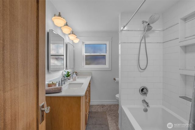 4427 Glenn Way SW, Seattle, WA 98116