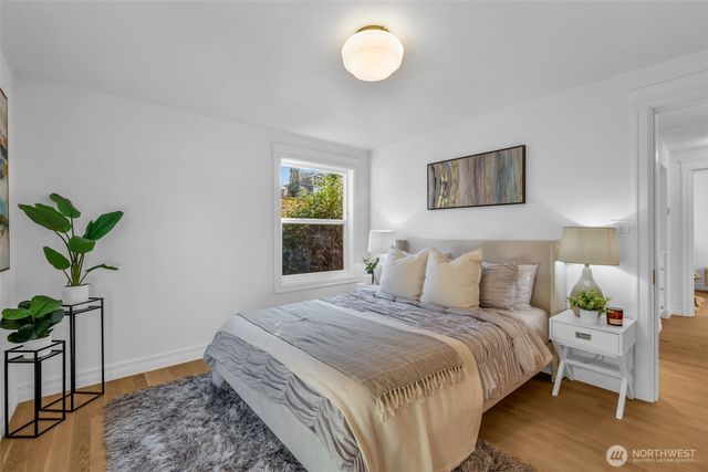 4427 Glenn Way SW, Seattle, WA 98116