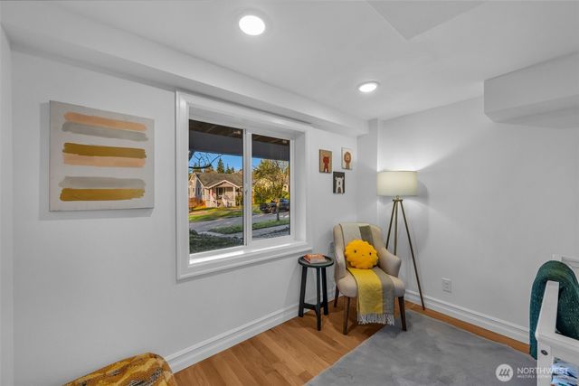 4427 Glenn Way SW, Seattle, WA 98116