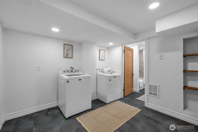 4427 Glenn Way SW, Seattle, WA 98116