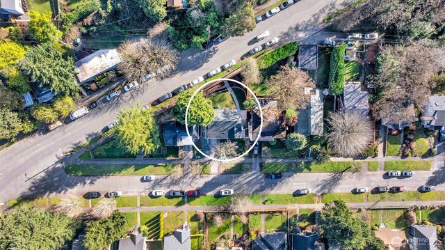 4427 Glenn Way SW, Seattle, WA 98116