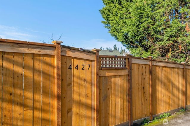 4427 Glenn Way SW, Seattle, WA 98116