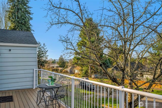 4427 Glenn Way SW, Seattle, WA 98116