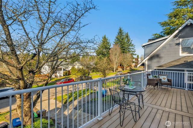 4427 Glenn Way SW, Seattle, WA 98116