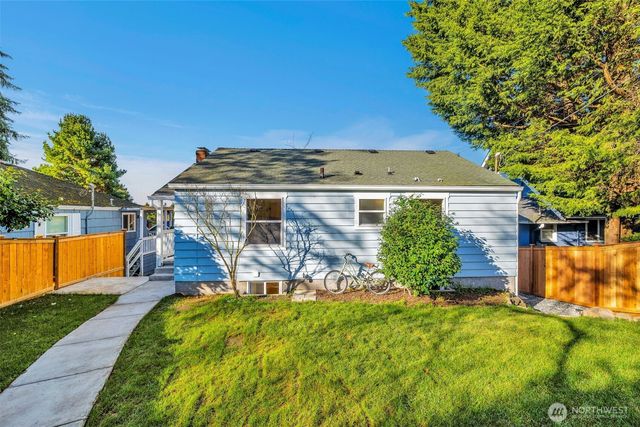 4427 Glenn Way SW, Seattle, WA 98116