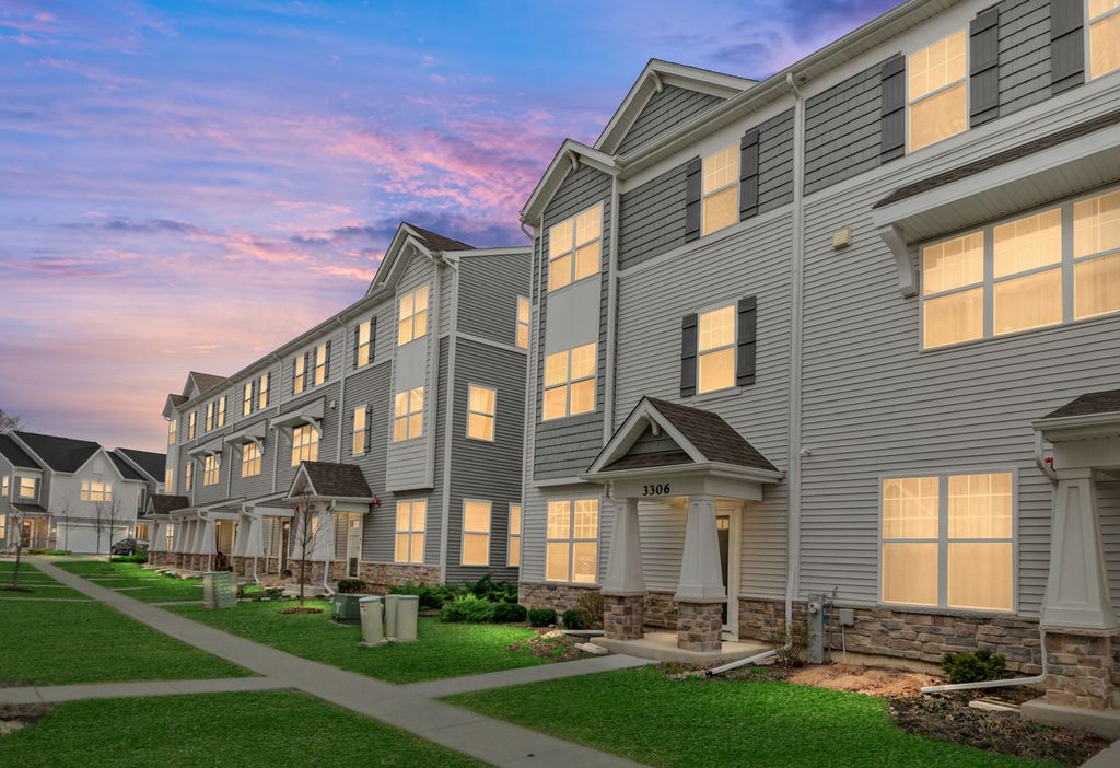 3306 Trillium Circle 3001, Rolling Meadows, IL 60008