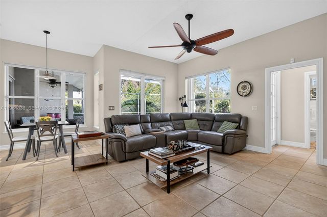 7702 SE Mammoth Dr, Hobe Sound, FL 33455