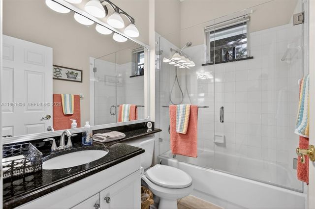 7702 SE Mammoth Dr, Hobe Sound, FL 33455