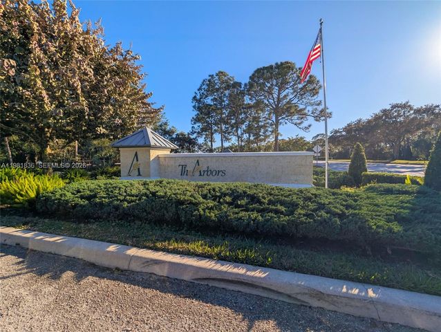 7702 SE Mammoth Dr, Hobe Sound, FL 33455