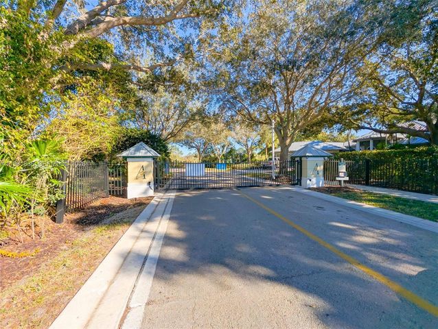 7702 SE Mammoth Dr, Hobe Sound, FL 33455