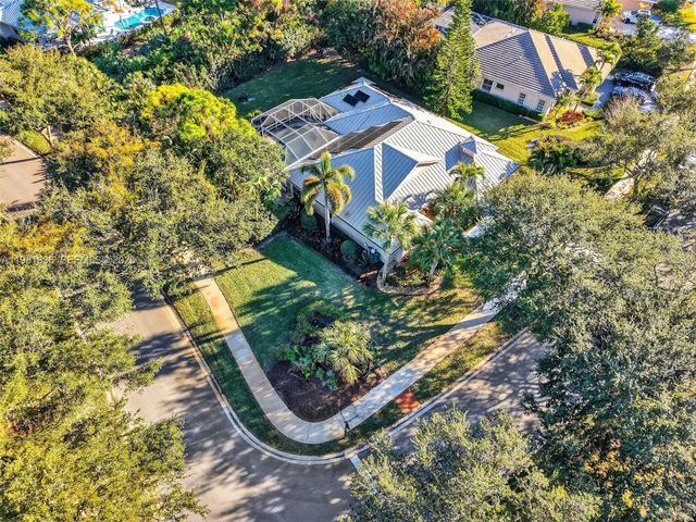 7702 SE Mammoth Dr, Hobe Sound, FL 33455